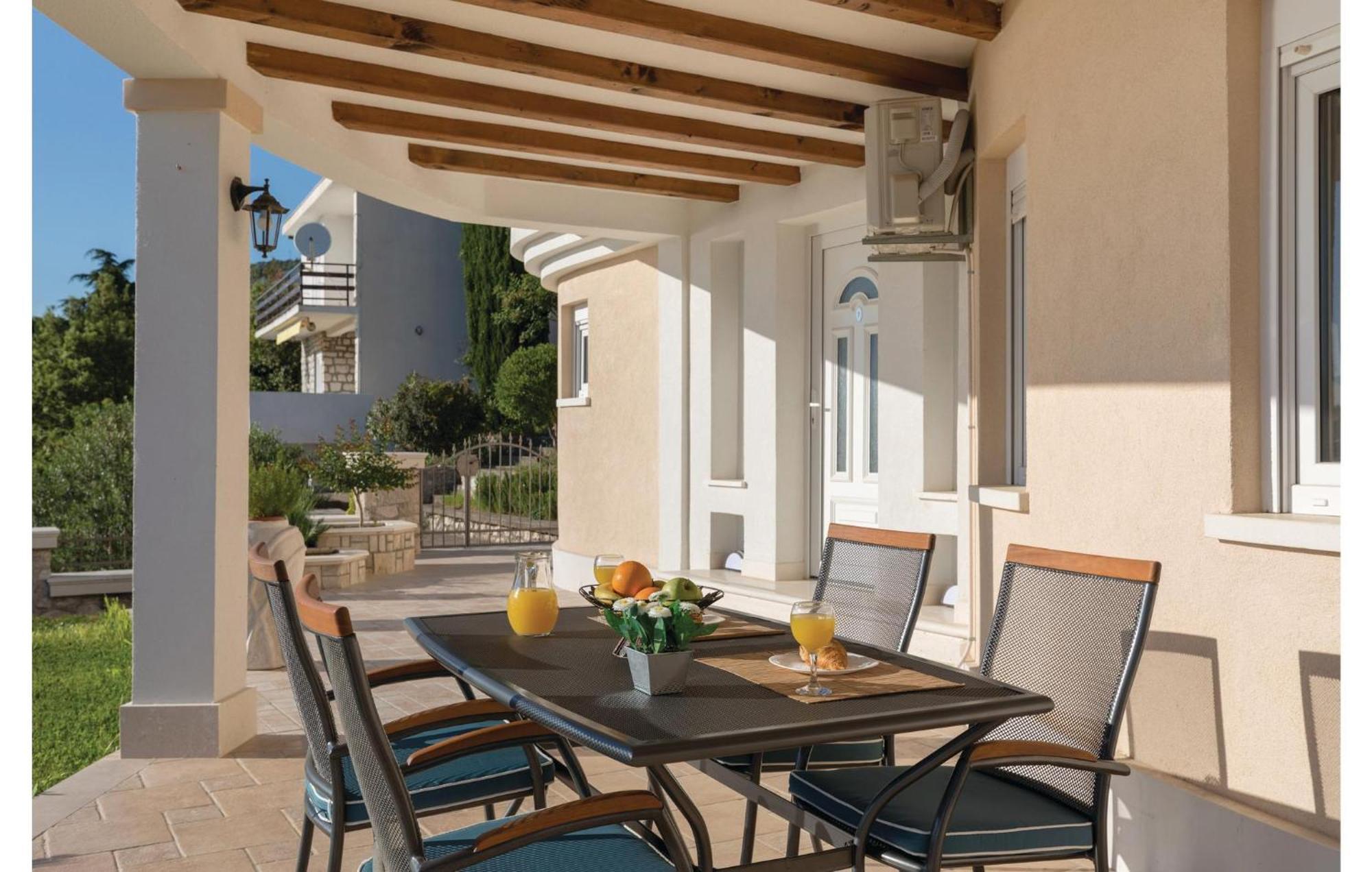 Lovely Apartment In Komarna With House Sea View Klek Dış mekan fotoğraf