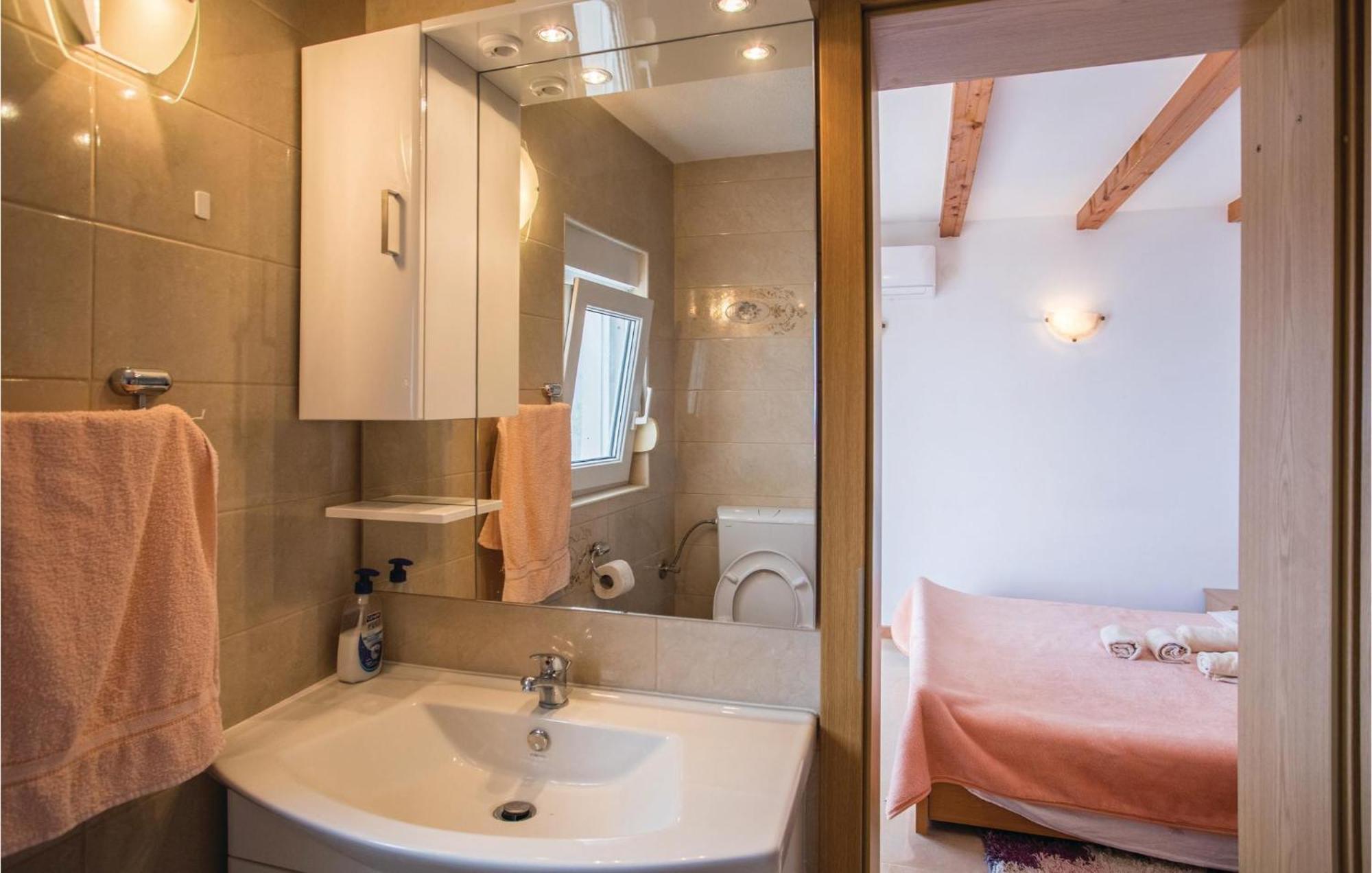 Lovely Apartment In Komarna With House Sea View Klek Dış mekan fotoğraf